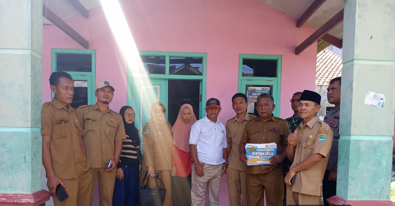 Labelisasi Bantuan Sosial, Pemdes Sindangpanji Perkuat Transparansi dan Ketepatan Sasaran